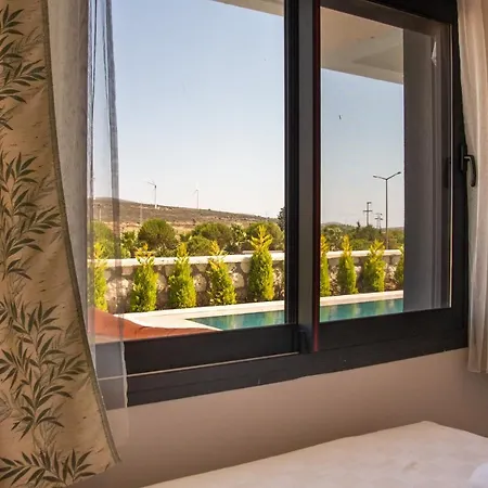 Amazing Villa With Private Pool In Alacati Cesme *