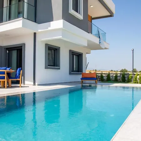 Amazing Villa With Private Pool In Alacati Cesme *