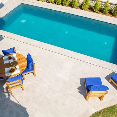 Amazing Villa With Private Pool In Alacati Cesme * ألاتشاتي